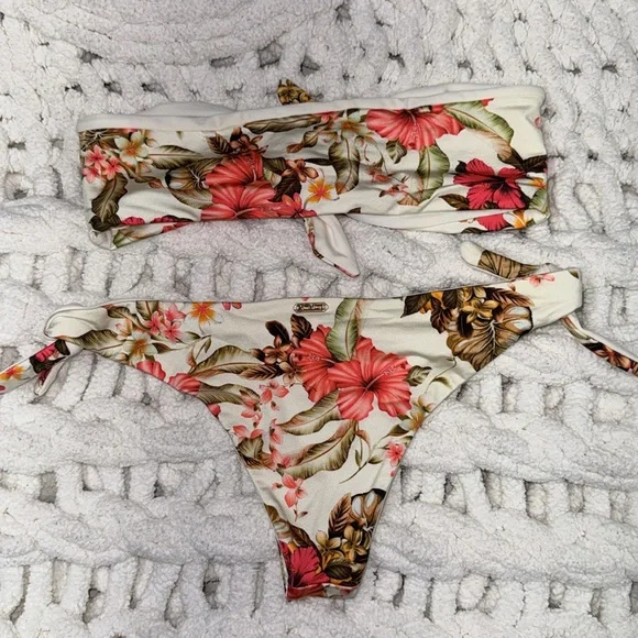 Beach Bunny Strapless Bikini - Picture 2 of 5